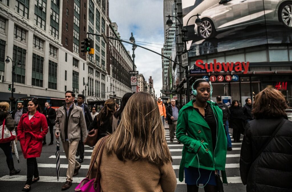 Métropole internationale illustrant la compréhension et le développement de nouveaux marchés