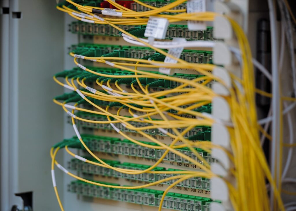 Infrastructure numérique illustrant les risques numériques et la cybersécurité